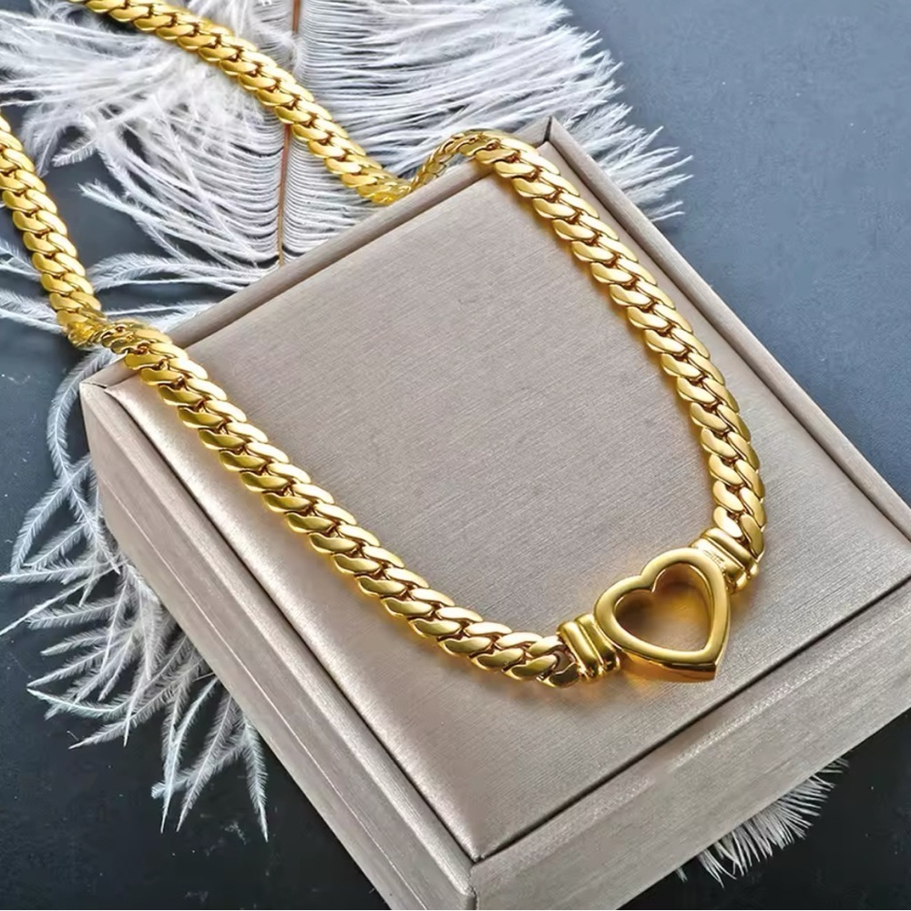 Gold Heart Chain Bracelet